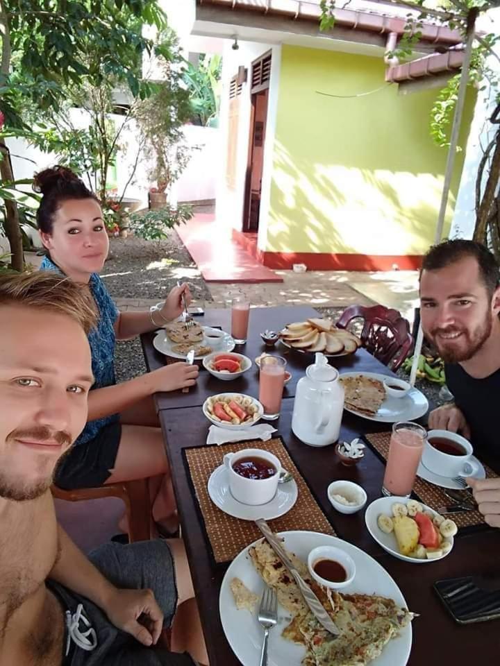 Bakery Family Guest House 미리사 외부 사진