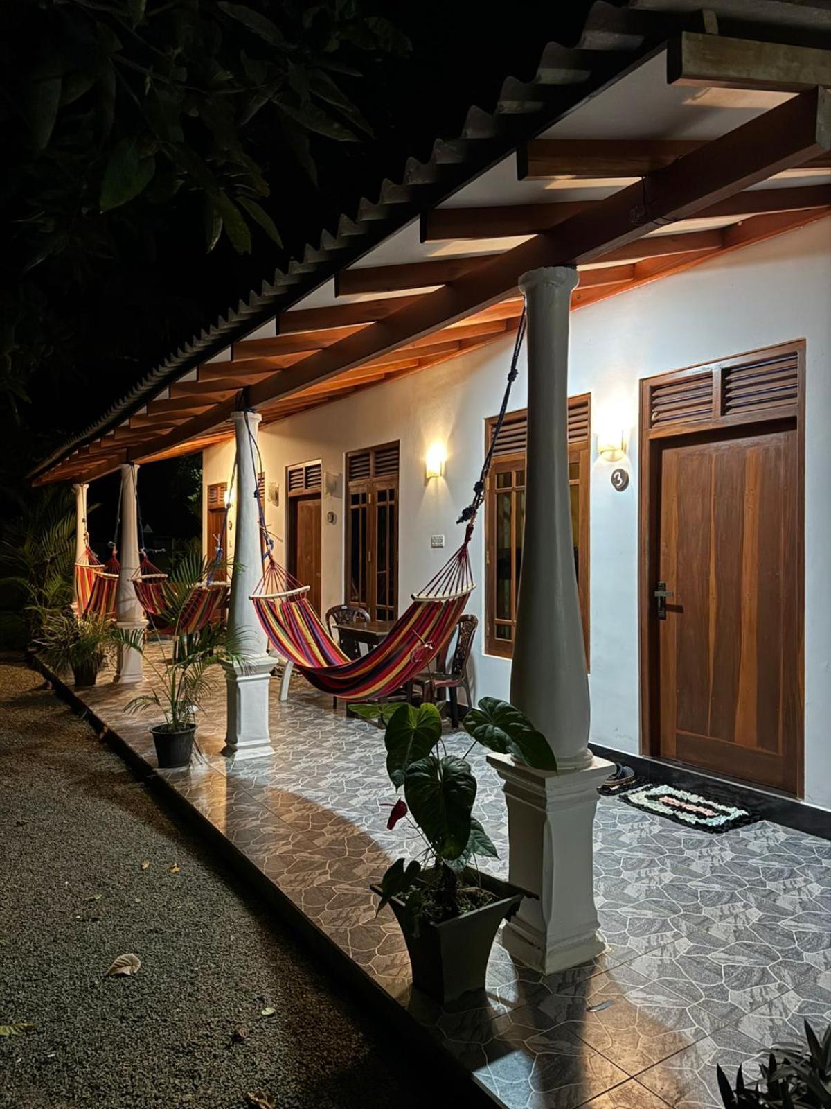 Bakery Family Guest House 미리사 외부 사진